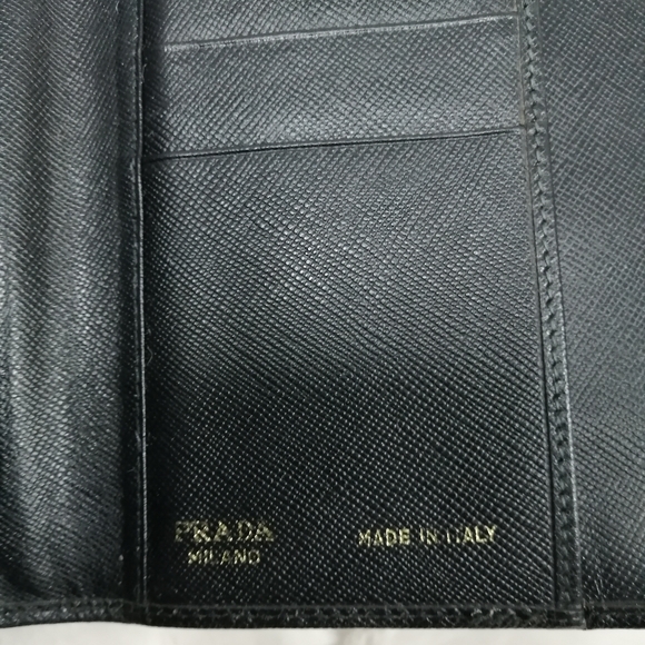 Authentic Prada Vintage saffiano leather black Milano wallet - Picture 6 of 14